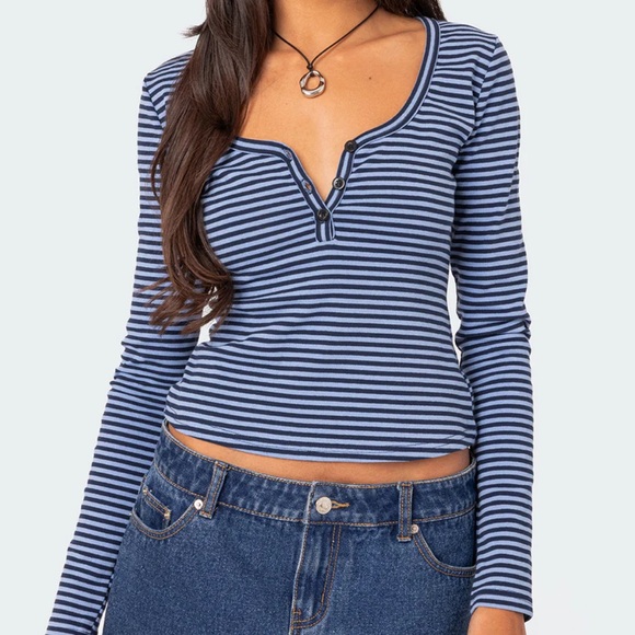 EDIKTED Blue Striped Long Sleeve Top NWT - Picture 4 of 4